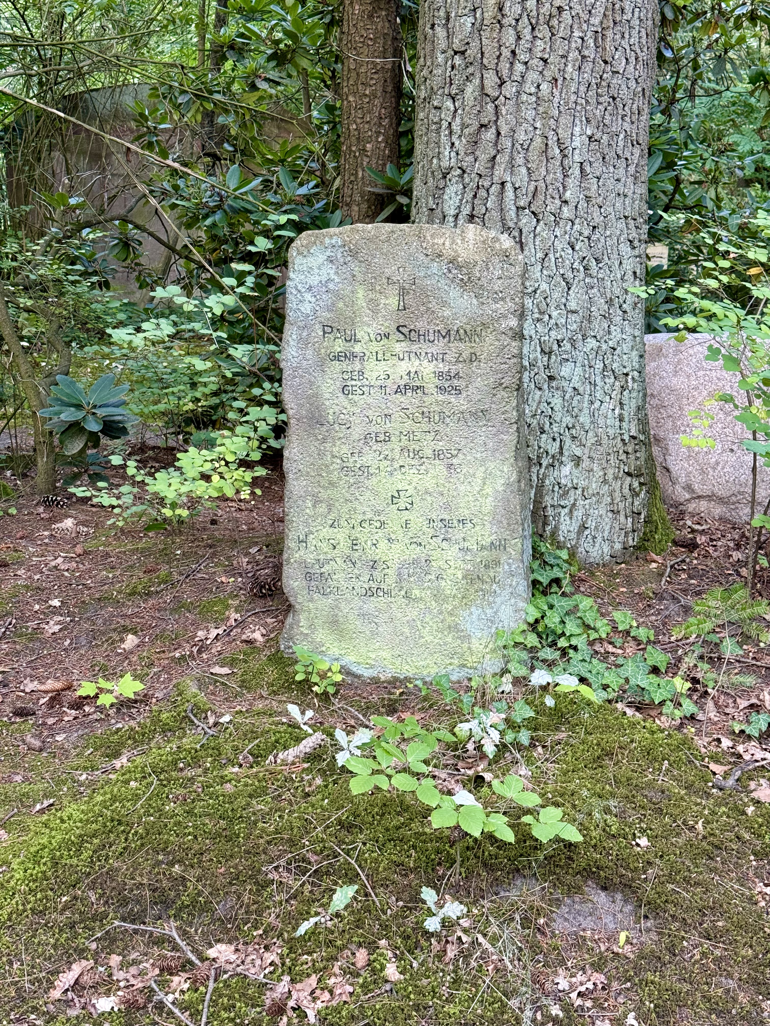 Grabstein Lucy von Schumann, geb. Metz, Parkfriedhof Lichterfelde, Berlin