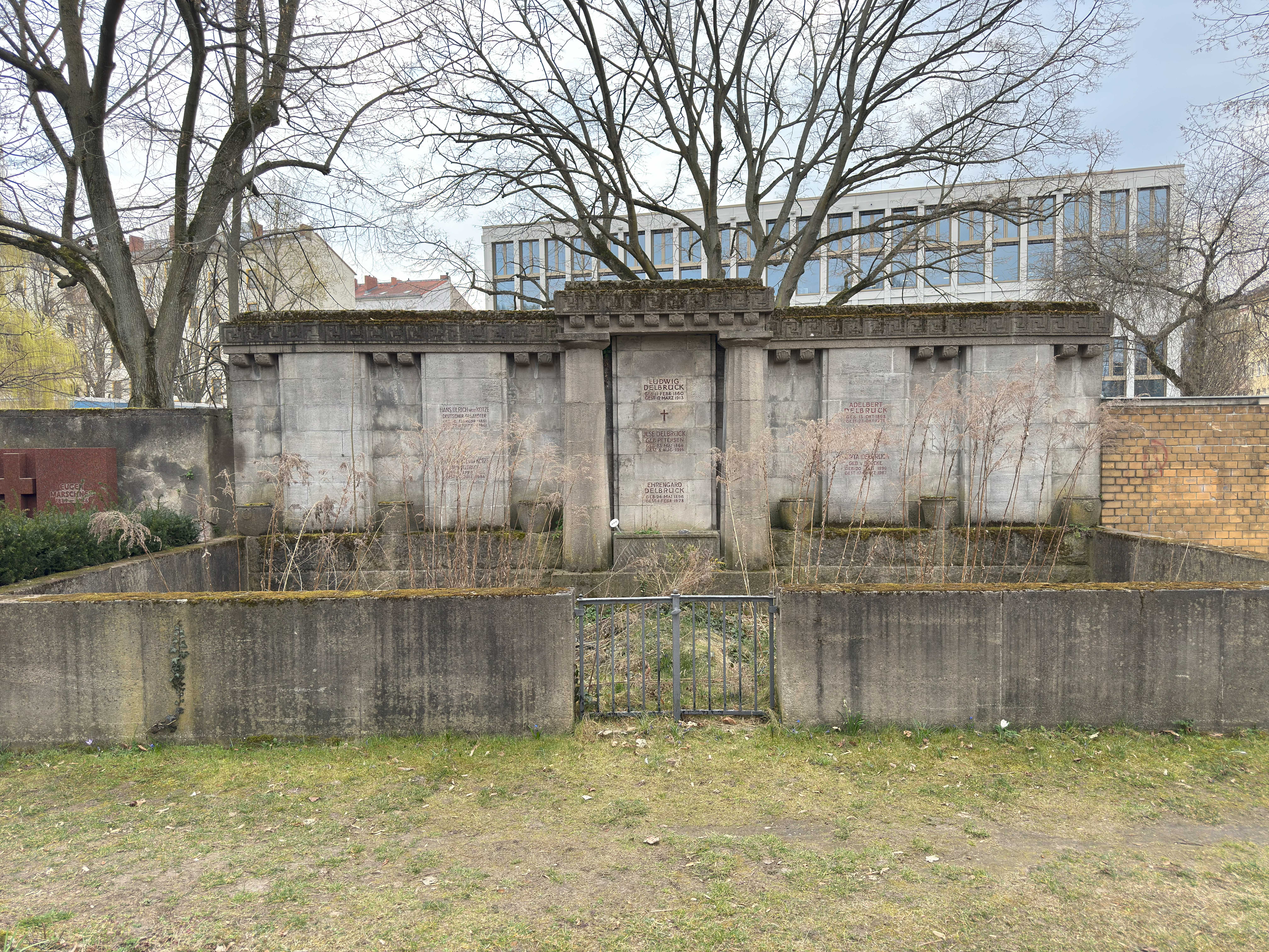 Grabstein Hans Ulrich von Kotze, Friedhof III der Jerusalems- und Neuen Kirchengemeinde, Berlin-Kreuzberg, Deutschland