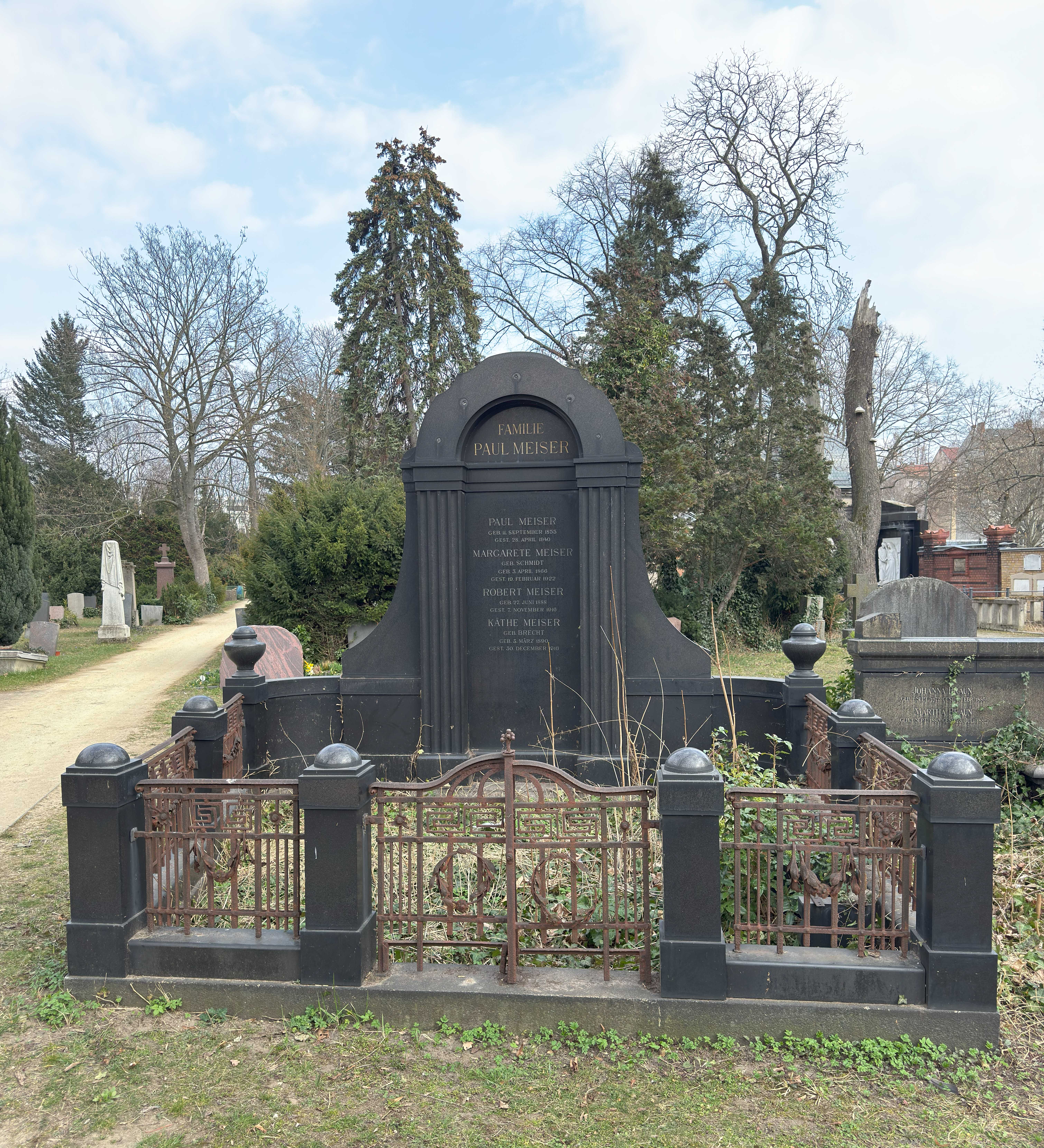 Grabstein Paul Meiser, Friedhof III der Jerusalems- und Neuen Kirchengemeinde, Berlin-Kreuzberg, Deutschland