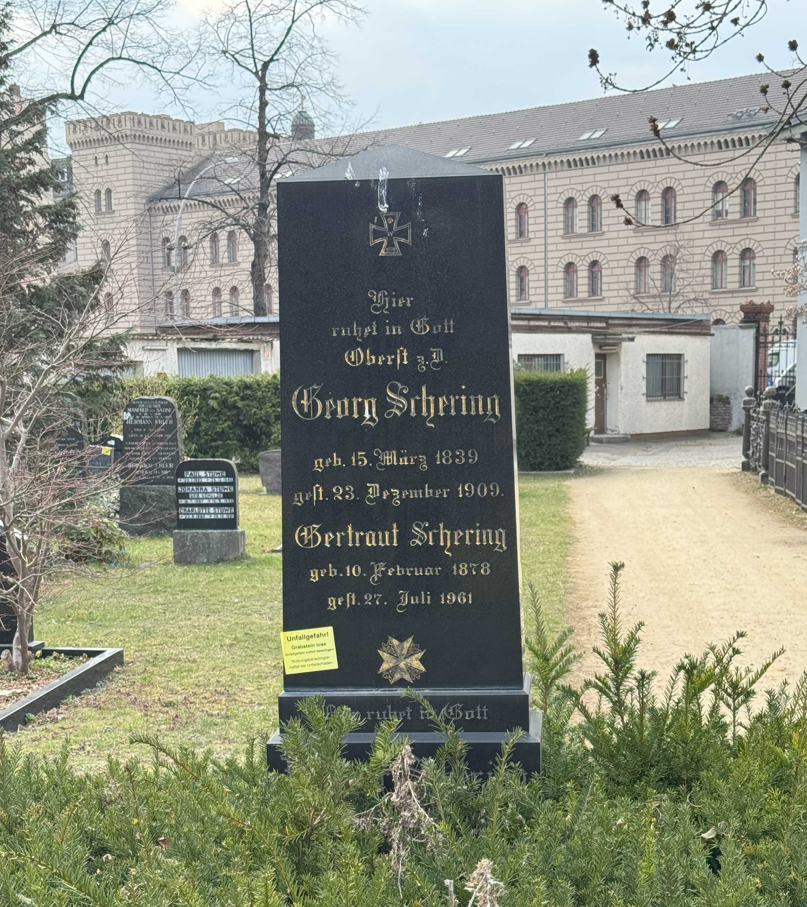 Grabstein Werner Schering, Friedhof III der Jerusalems- und Neuen Kirchengemeinde, Berlin-Kreuzberg, Deutschland