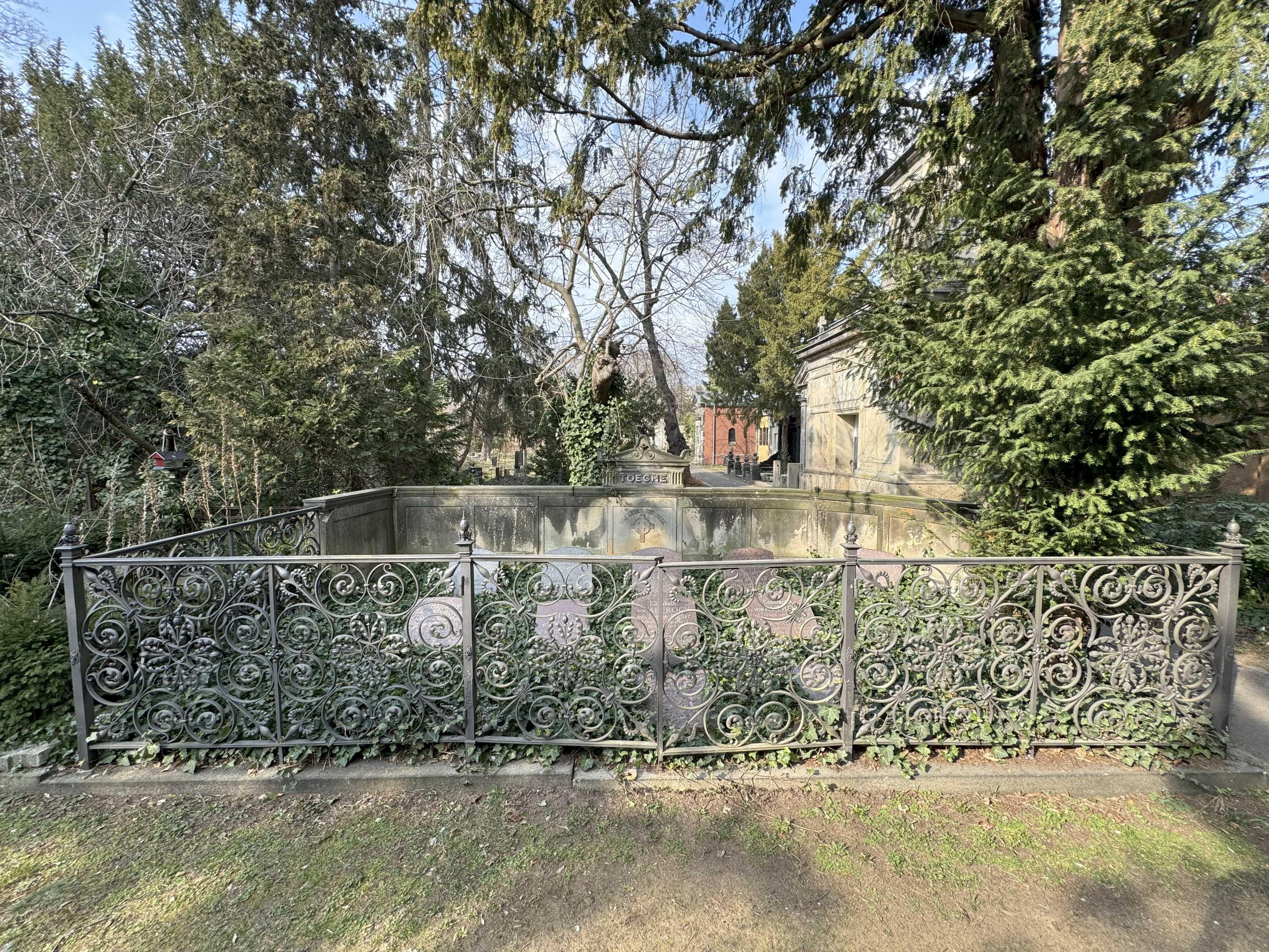 Grabstein Elisabeth von Altrock, geb. Toeche-Mittler, Friedhof III der Jerusalems- und Neuen Kirchengemeinde, Berlin-Kreuzberg, Deutschland
