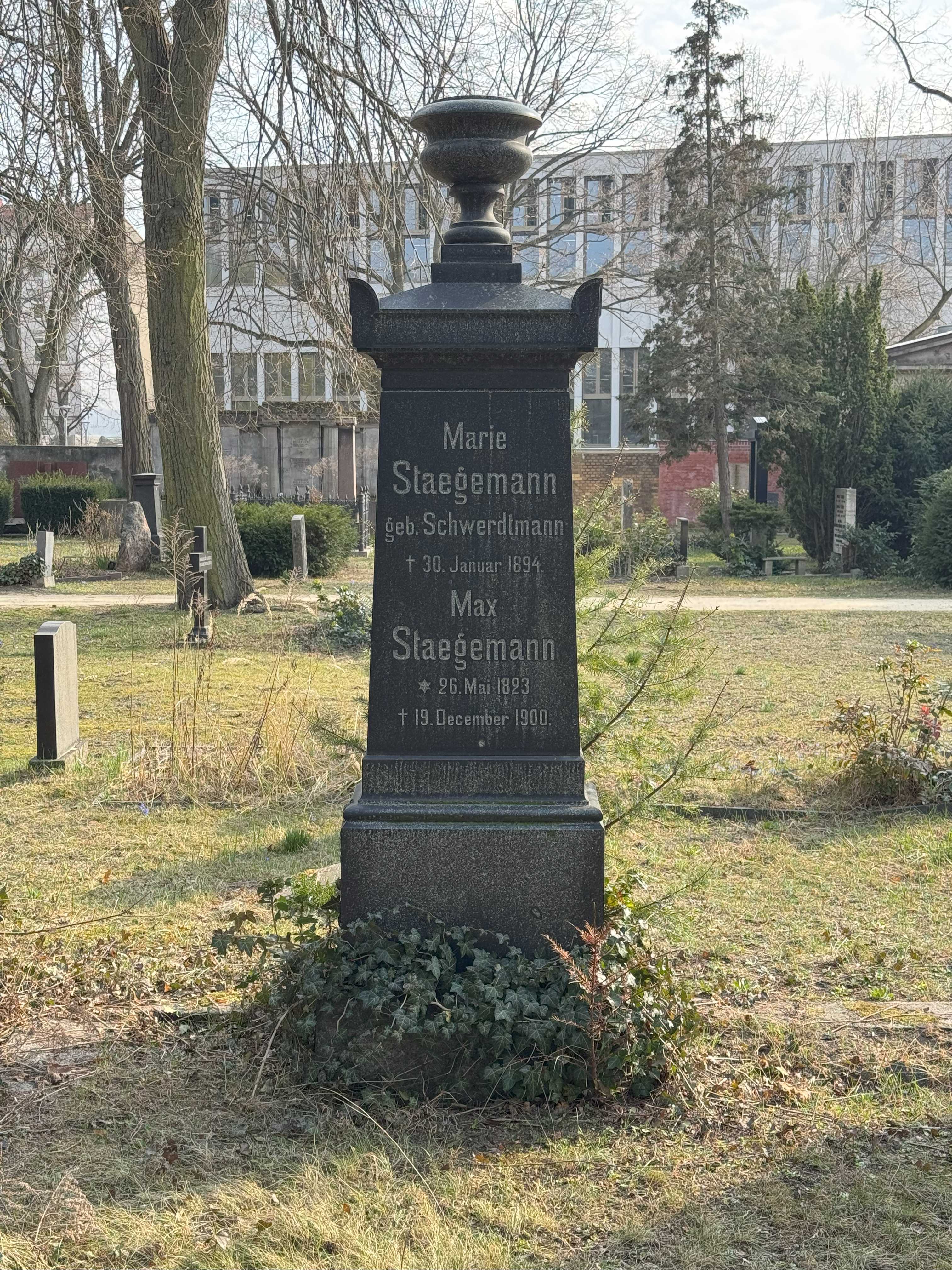 Grabstein Marie Staegemann, geb. Schwerdtmann, Friedhof III der Jerusalems- und Neuen Kirchengemeinde, Berlin-Kreuzberg, Deutschland