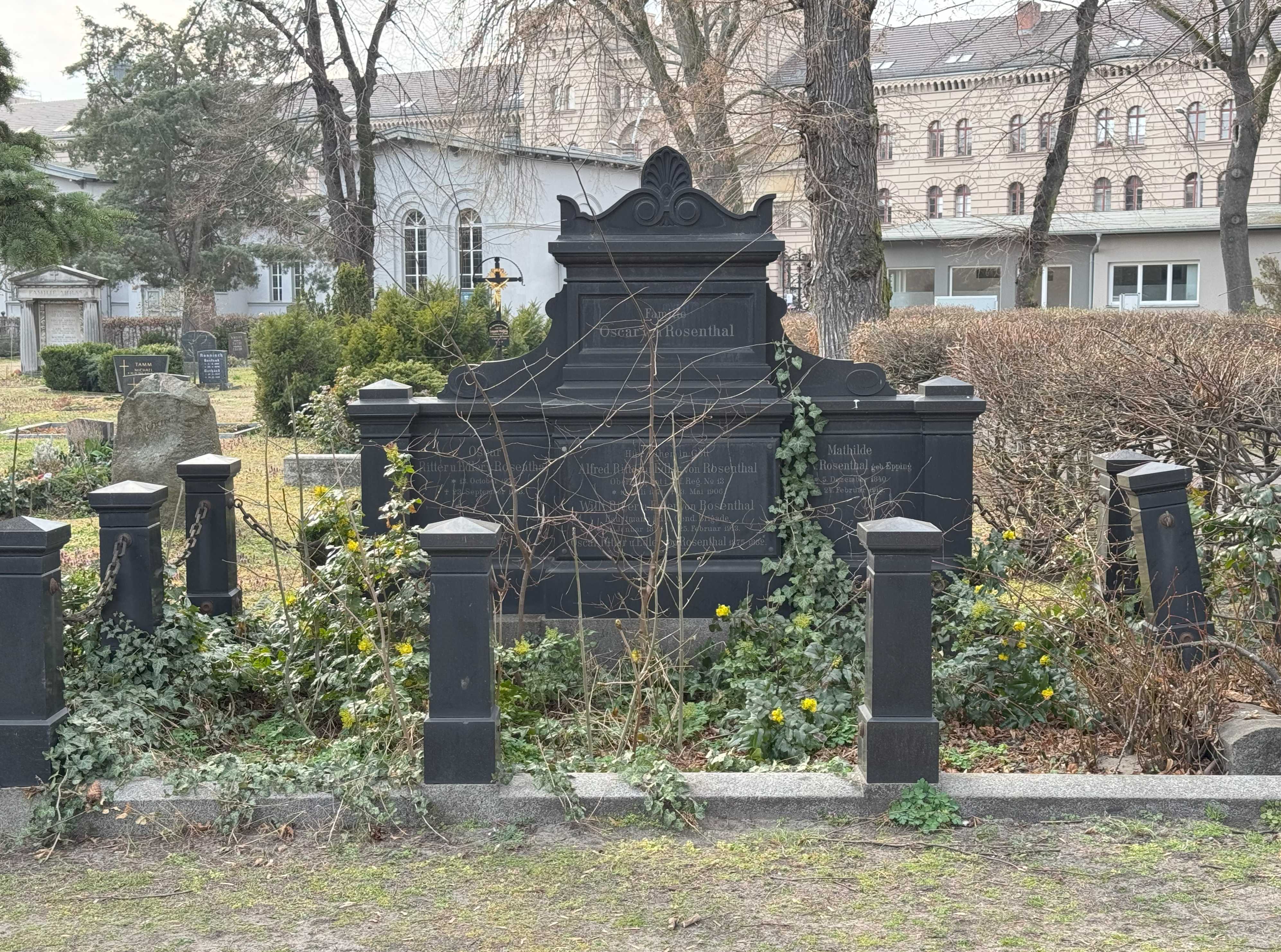 Grabstein Mathilde Edle von Rosenthal, geb. Epping, Friedhof III der Jerusalems- und Neuen Kirchengemeinde, Berlin-Kreuzberg, Deutschland
