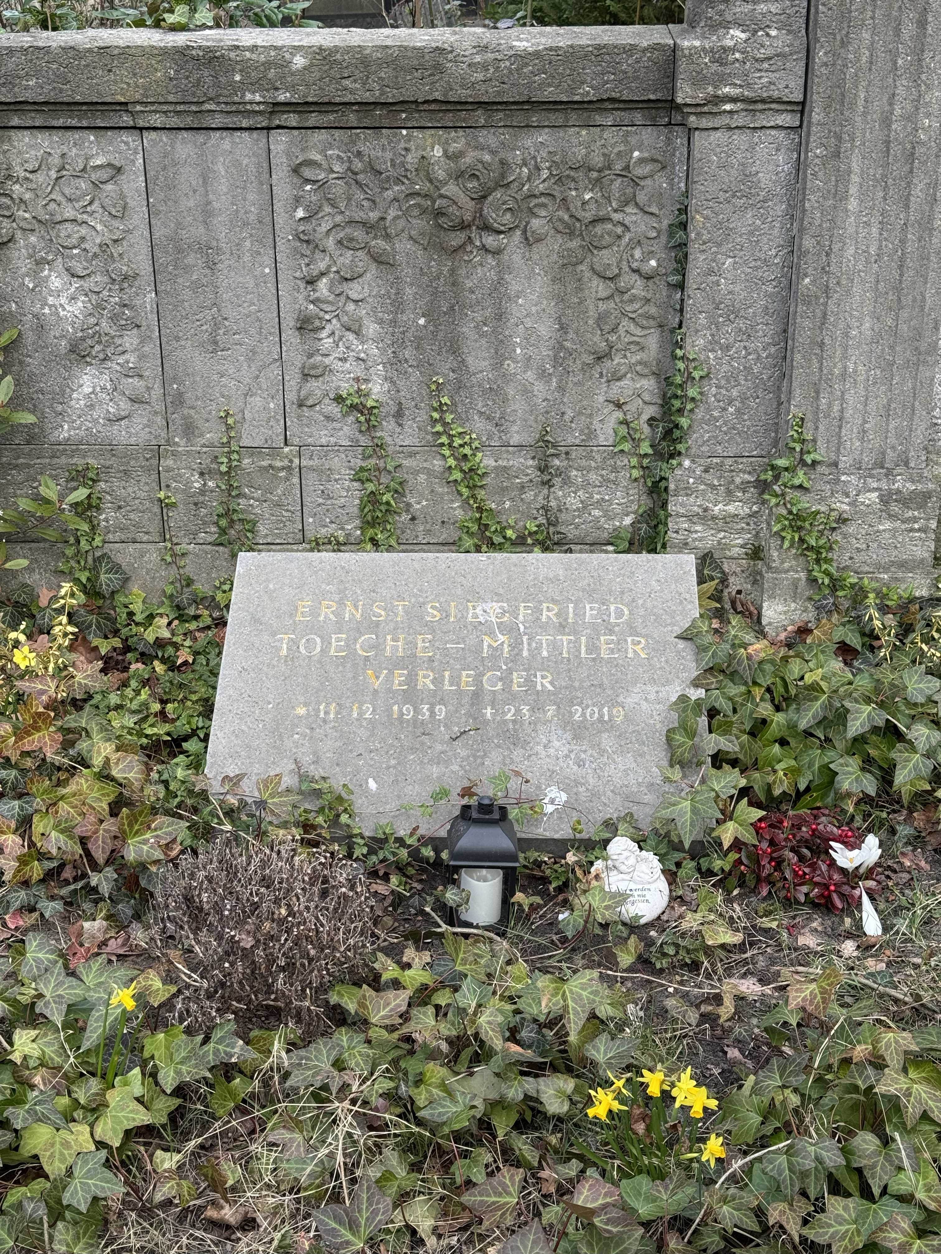 Grabstein Ernst Siegfried Toeche-Mittler, Friedhof III der Jerusalems- und Neuen Kirchengemeinde, Berlin-Kreuzberg, Deutschland