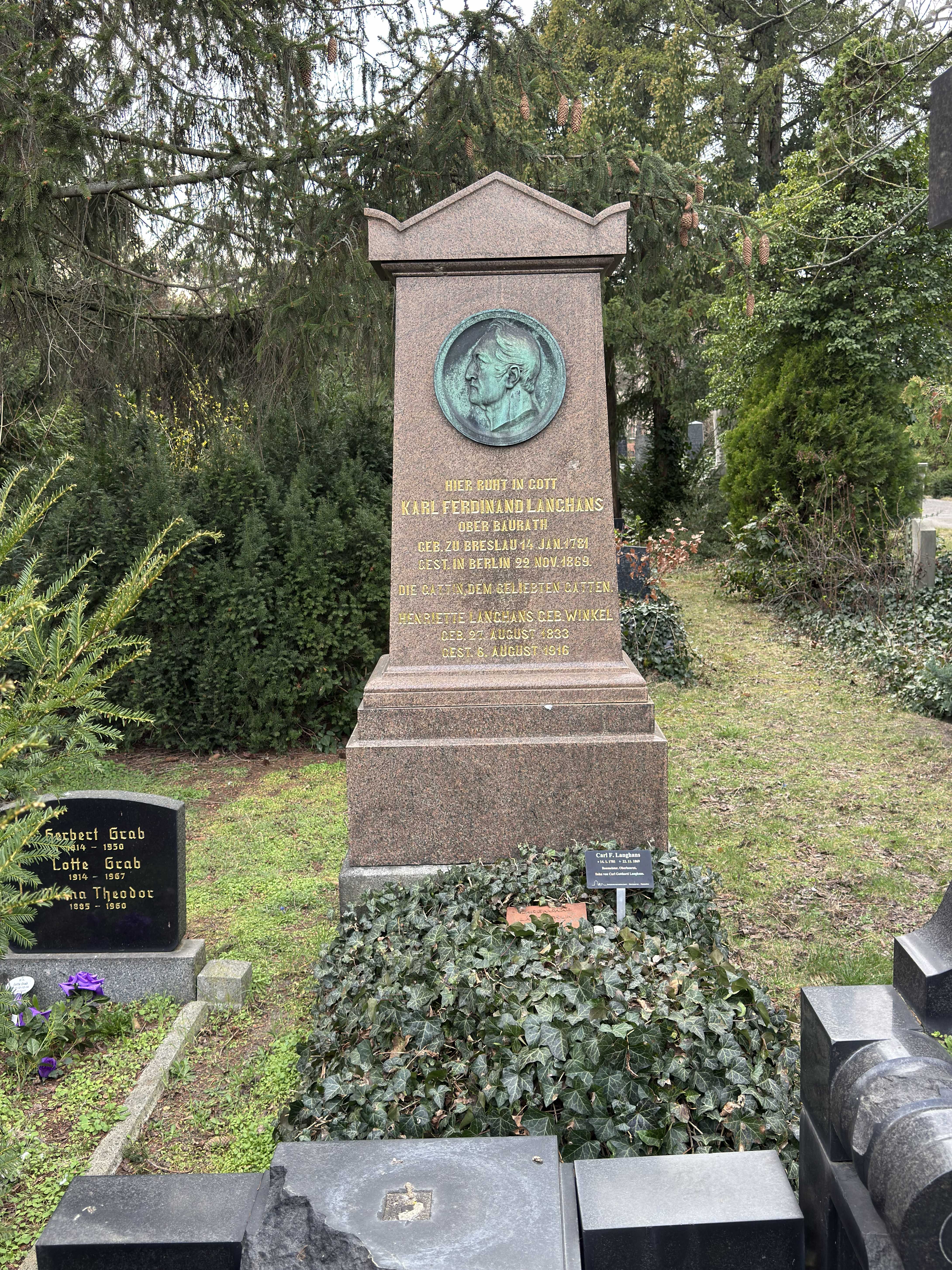 Grabstein Karl Ferdinand Langhans, Friedhof III der Jerusalems- und Neuen Kirchengemeinde, Berlin-Kreuzberg, Deutschland
