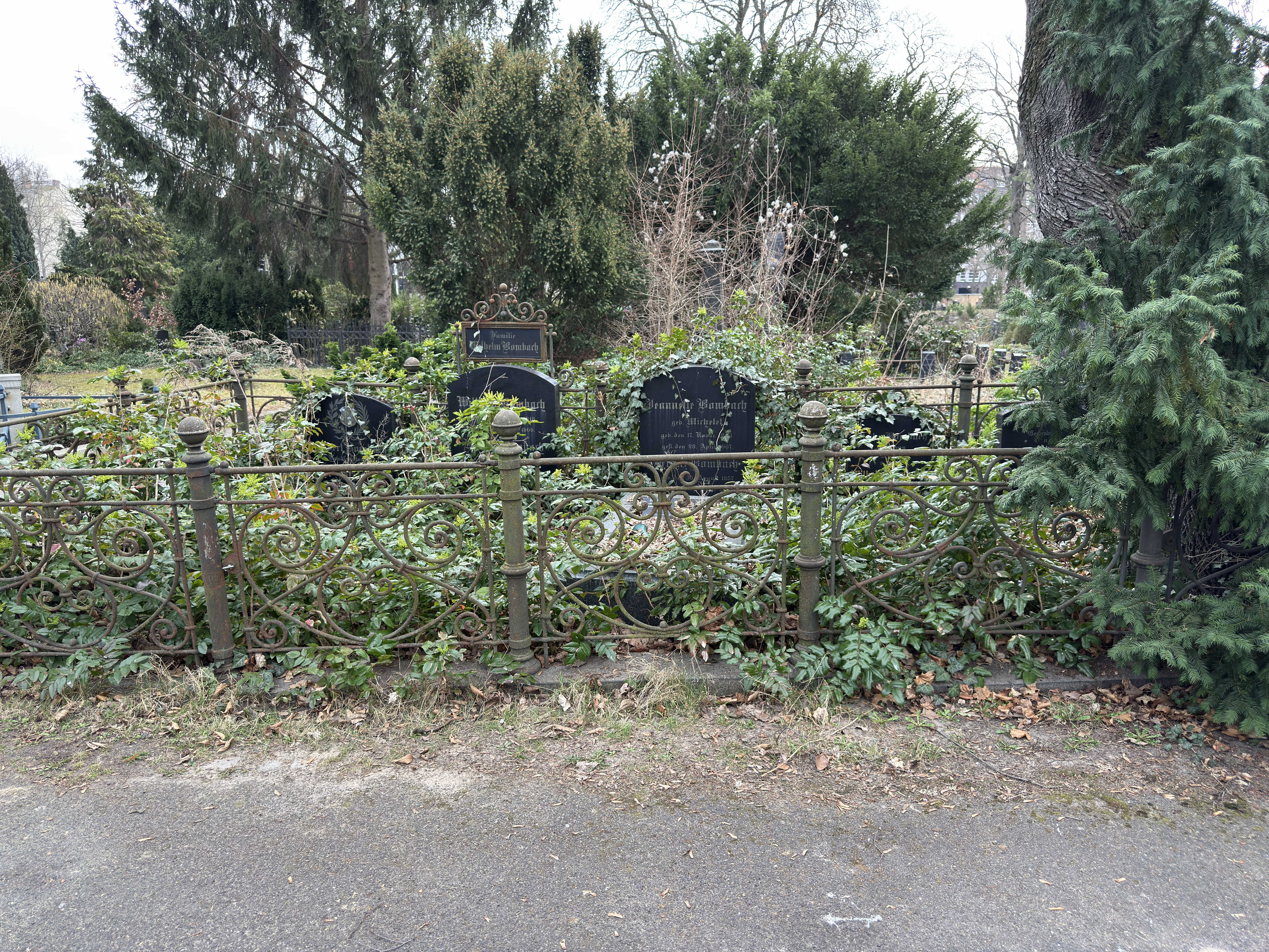 Grabstein Ilse Seelig, geb. Bombach, Friedhof III der Jerusalems- und Neuen Kirchengemeinde, Berlin-Kreuzberg, Deutschland