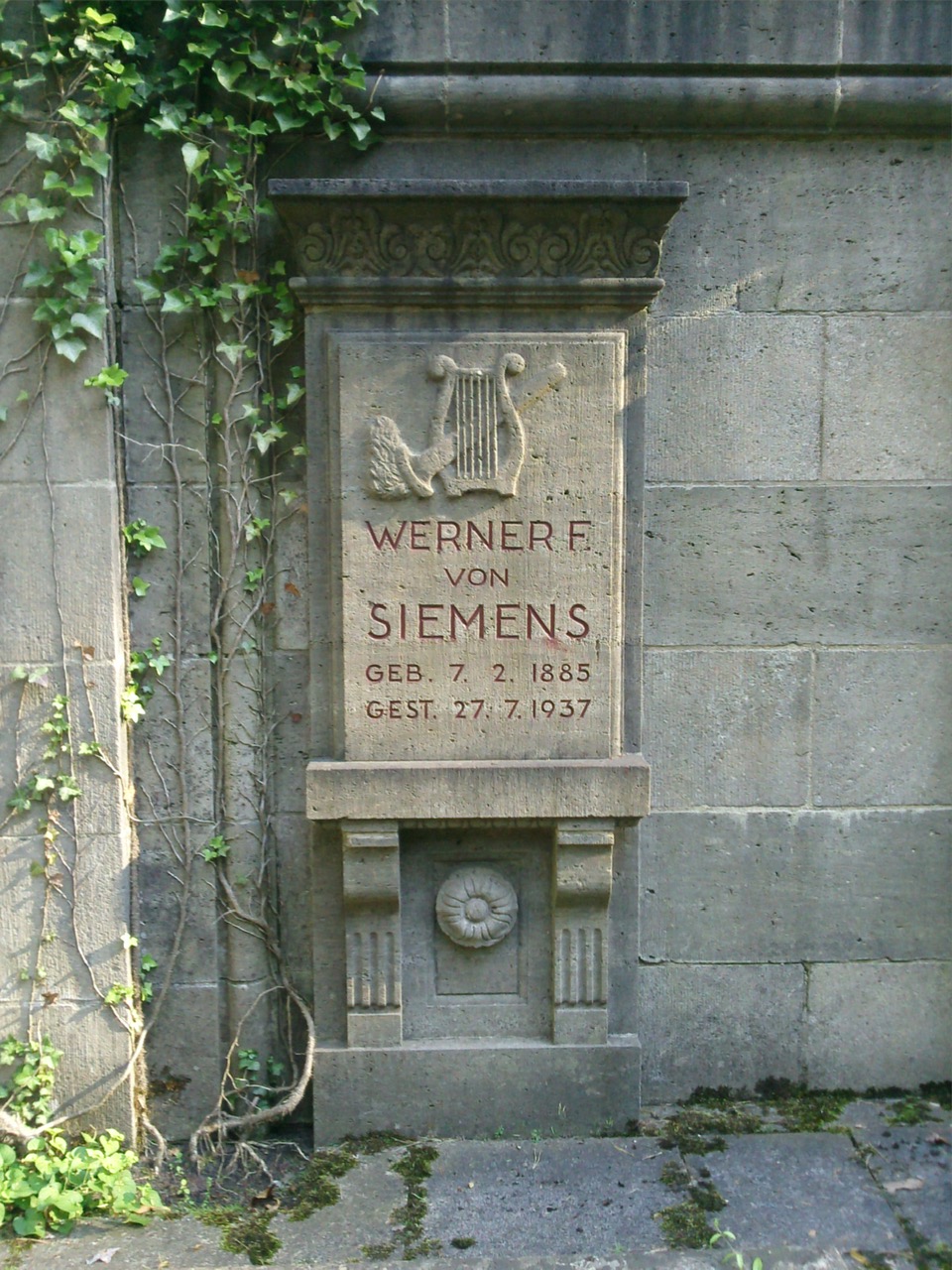 Grabstein Werner F. von Siemens, Südwestkirchhof der Berliner Synode, Stahnsdorf