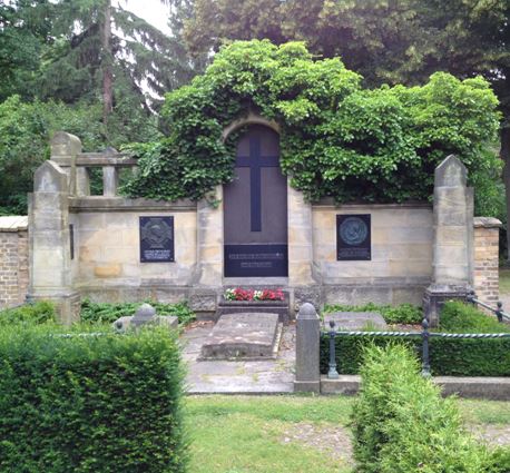 Grabstein Carl Pietschker, Friedhof Bornstedt, Brandenburg