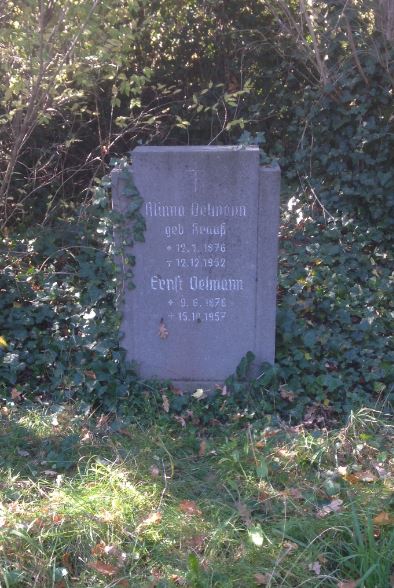 Grabstein Minna Oelmann, geb. Krauß, Friedhof Schönow, Berlin-Zehlendorf, Deutschland