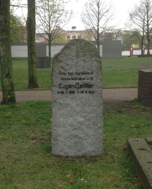 Grabstein Eugen Geißler, Invalidenfriedhof Berlin, Deutschland
