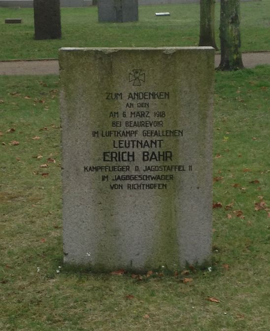 Grabstein Erich Bahr, Invalidenfriedhof Berlin, Deutschland