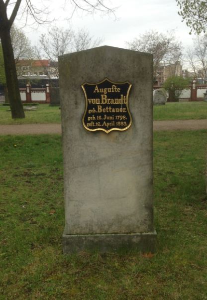 Grabstein Auguste von Brandt, geb. Bettauer, Invalidenfriedhof Berlin, Deutschland