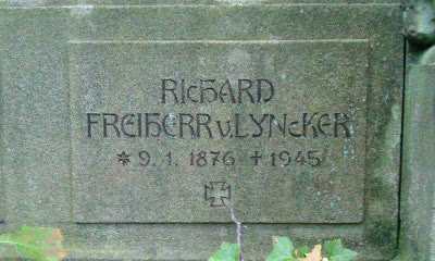 Grabstein Richard Freiherr von Lyncker, Parkfriedhof Lichterfelde, Berlin