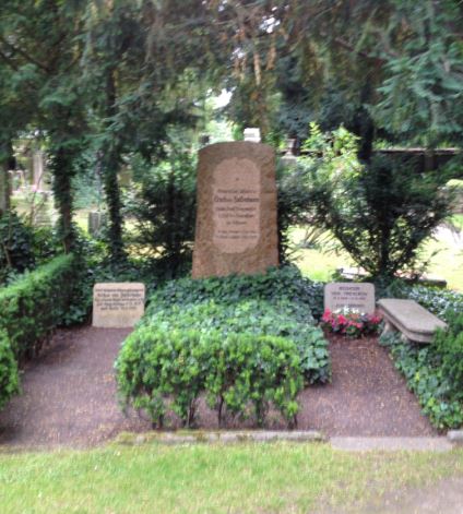 Grabstein Arthur von Falkenhayn, Friedhof Bornstedt, Brandenburg