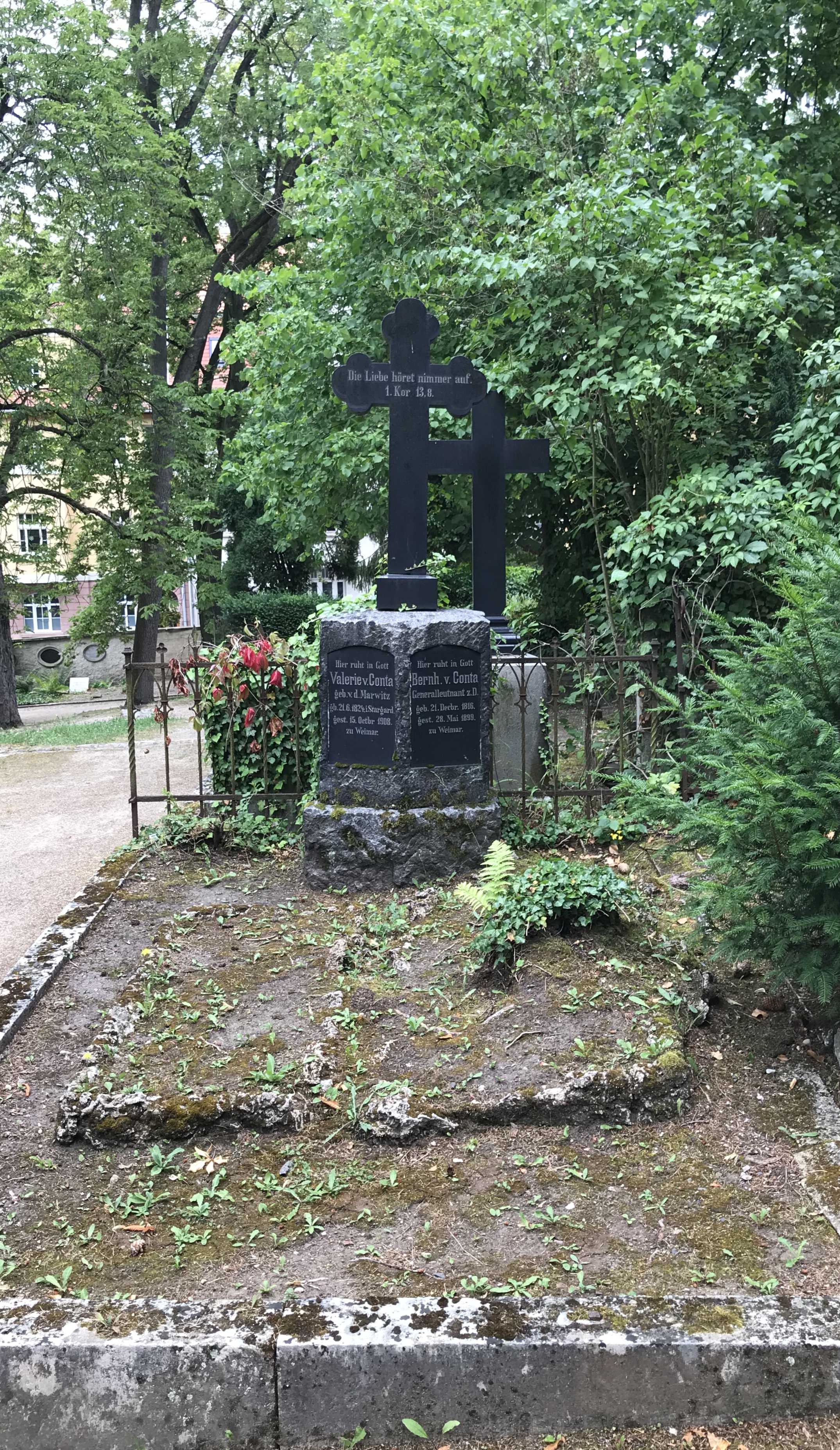 Grabstein Bernhard von Conta, Hauptfriedhof Weimar, Thüringen, Deutschland