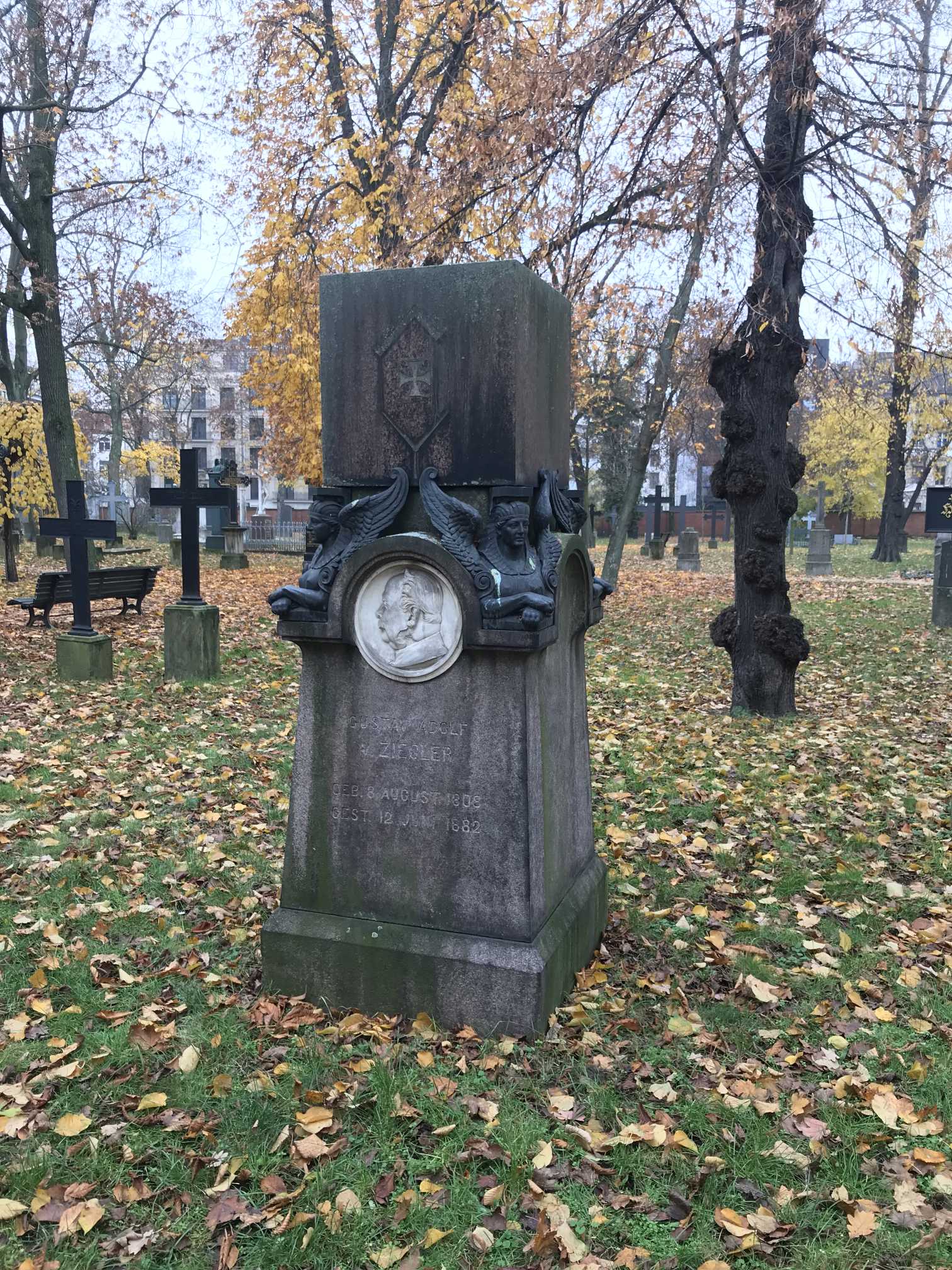 Grabstein Gustav Adolf von Ziegler, Alter Garnisonfriedhof Berlin